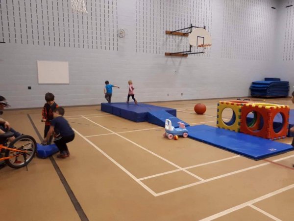 Activités de mini-gym pour les enfants de 6 ans et moins